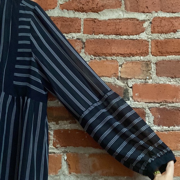 Staring at stars blouse - Picture 3 of 6